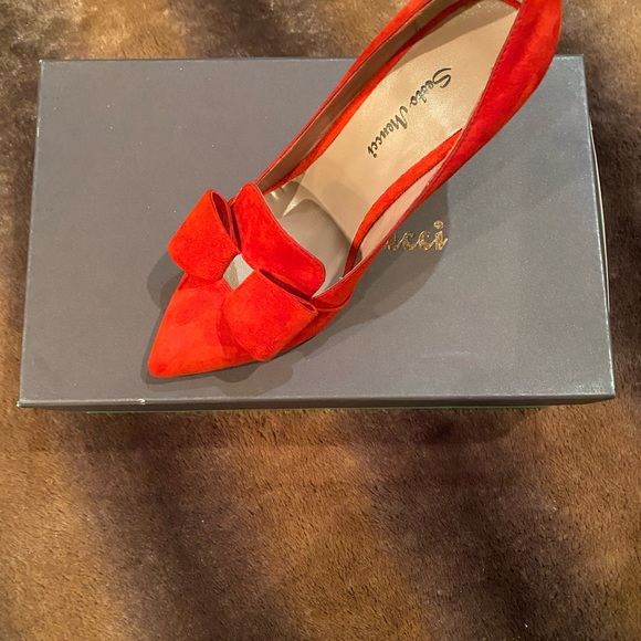Red suede size 5 shoes. Never worn, paid $104, Block triangle heel. - Picture 3 of 4